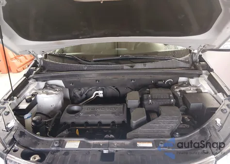 2011 Kia Sorento Lx z USA, uszkodzony, nr VIN 5XYKTDA16BG065477